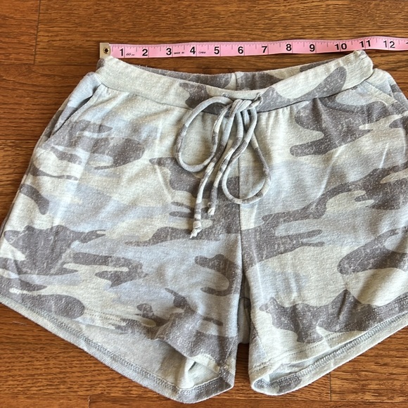 Enti camo drawstring small comfy shorts  lightweight and soft - Picture 5 of 6